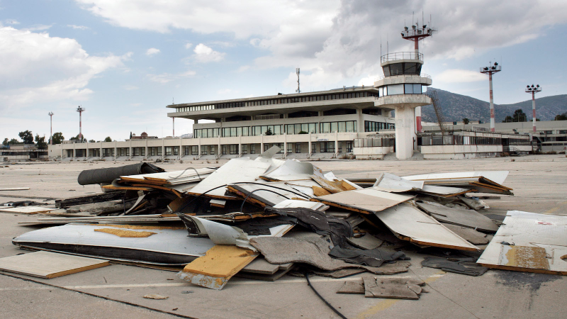 Illustration for article titled Las imágenes más desoladoras de aeropuertos abandonados